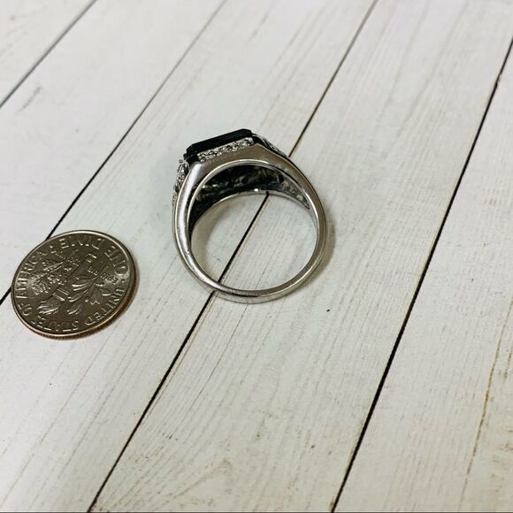 Black Clear Crystals Silver Ring - Picture 2 of 2